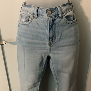 American Eagle Mom Jeans! Light Wash! Size 000XS